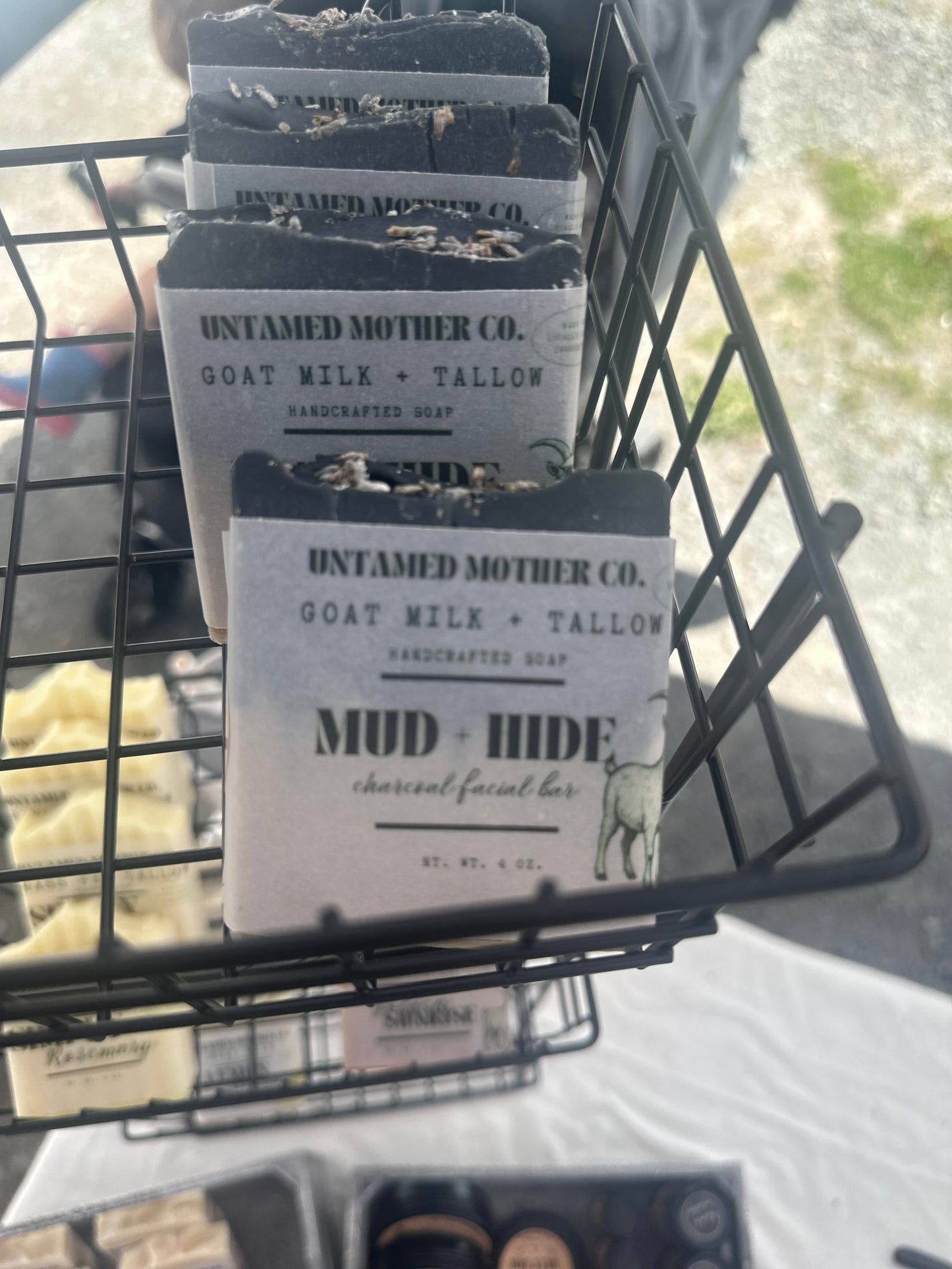 Mud+ Hide Charcoal Facial Bar
